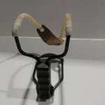 Lance pierre repose poignet