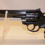 Revolver occasion alfa proj model 2261 cal 22lr 9 coups + plaquette en bois arme cat B