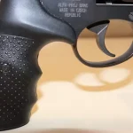 Revolver occasion alfa proj model 2261 cal 22lr 9 coups + plaquette en bois arme cat B